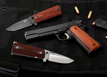 m1911 knives with m1911 gun