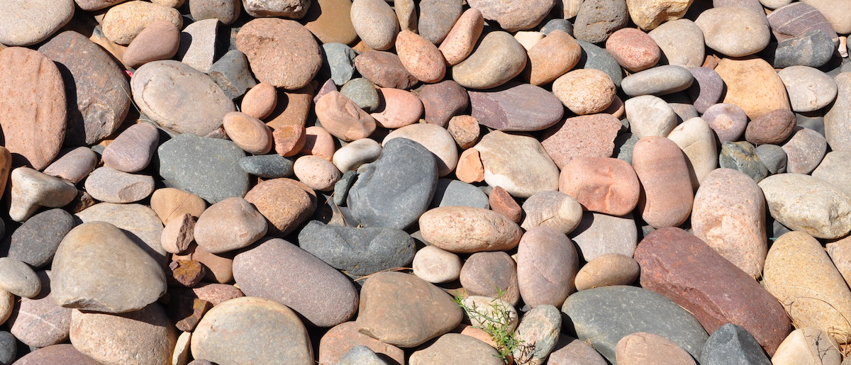 smooth stone as knife sharpener