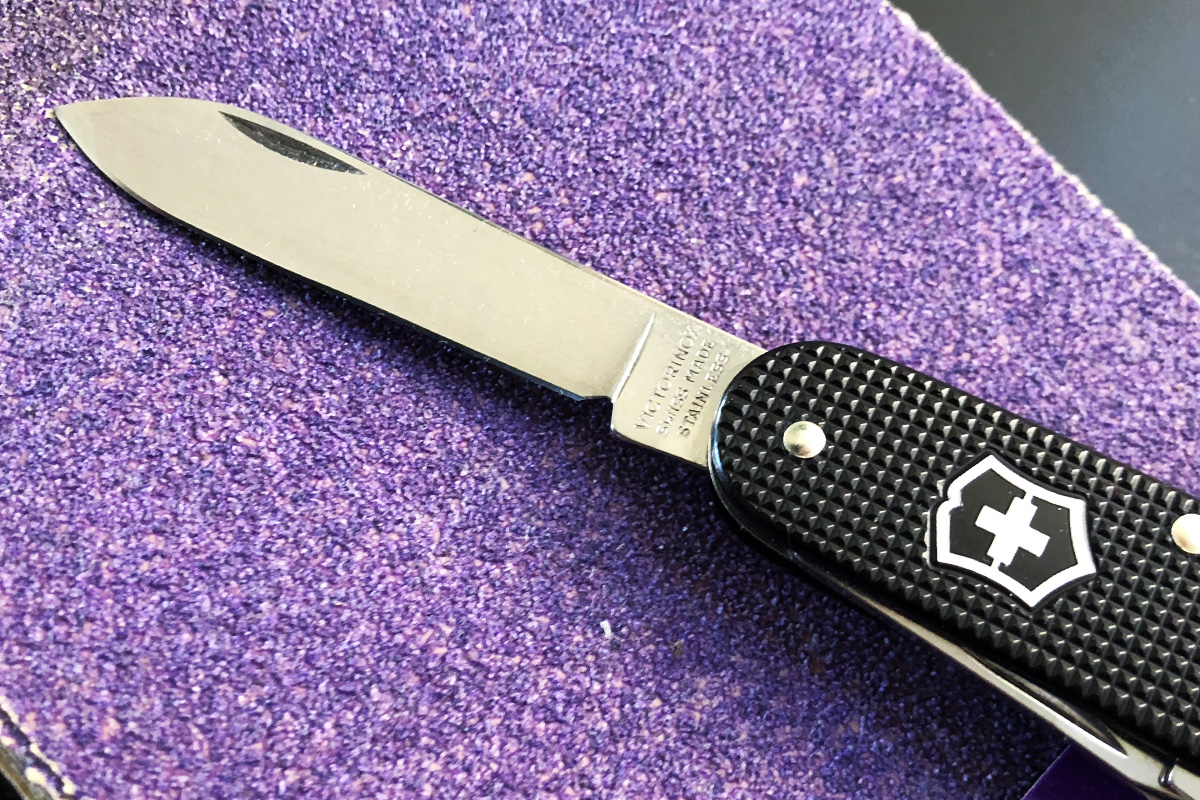 Sandpaper for knife sharpening