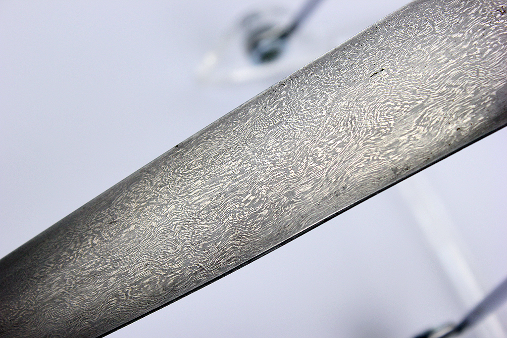 Real damascus steel knife: Separating fake from genuine